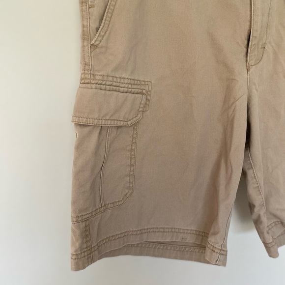 IZOD Cargo Shorts - Picture 2 of 7